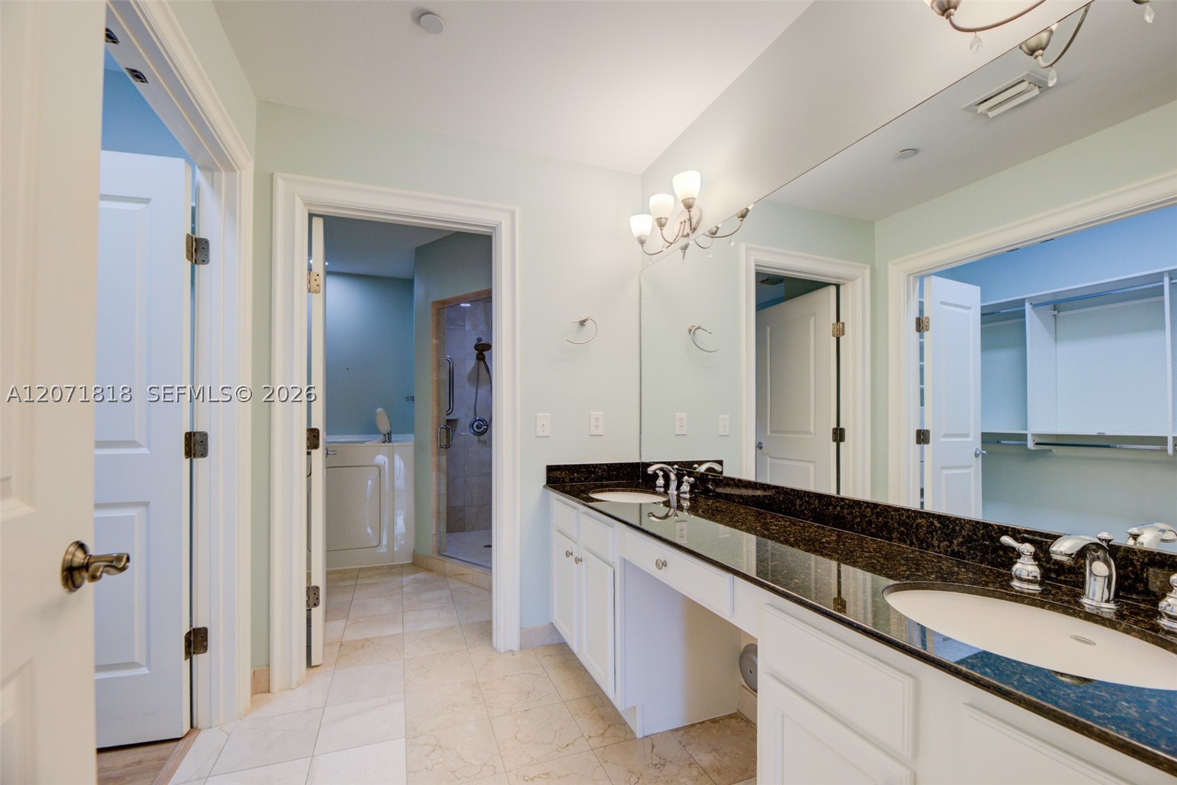 16135 Emerald Estates Dr #165, Weston FL 33331