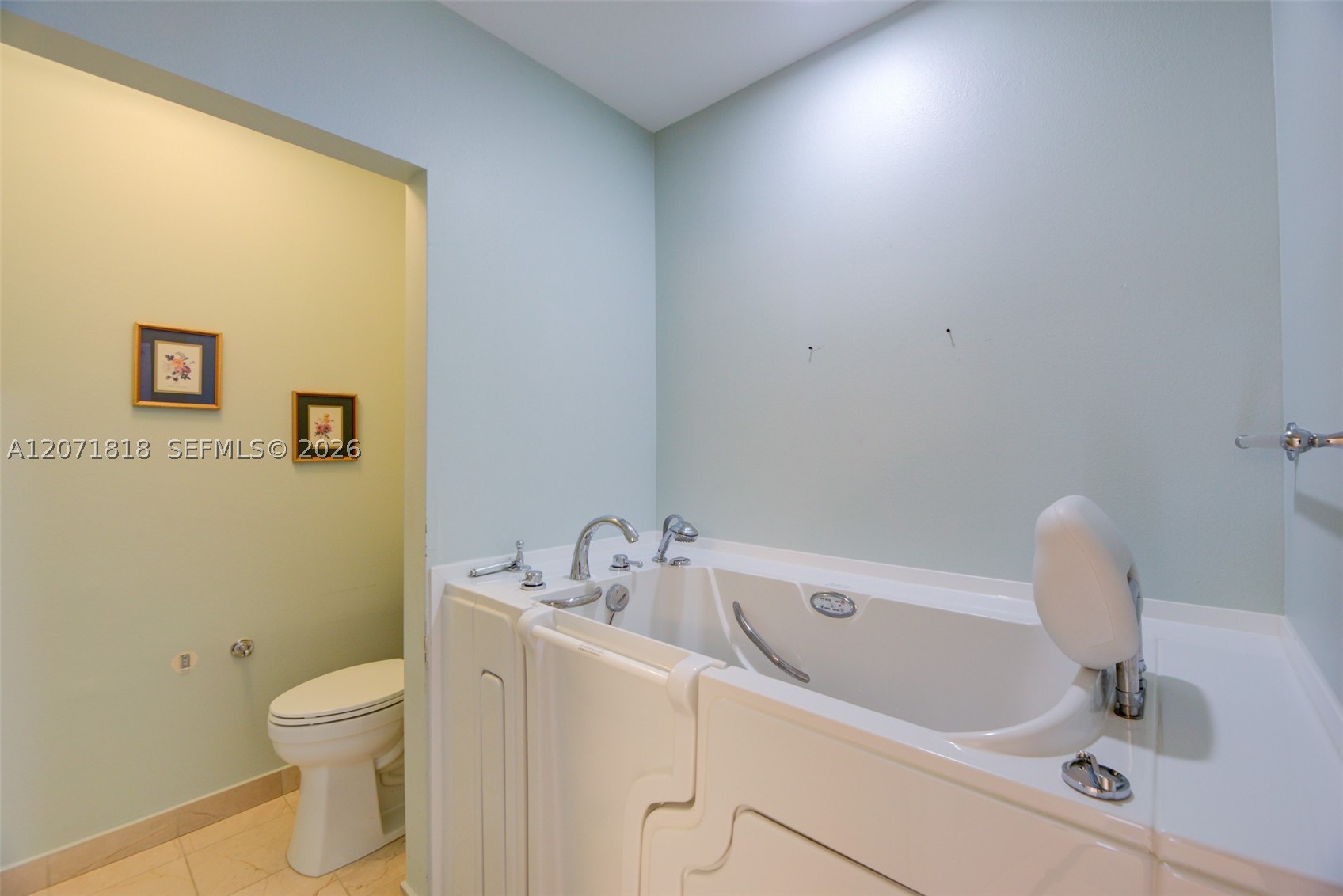 16135 Emerald Estates Dr #165, Weston FL 33331