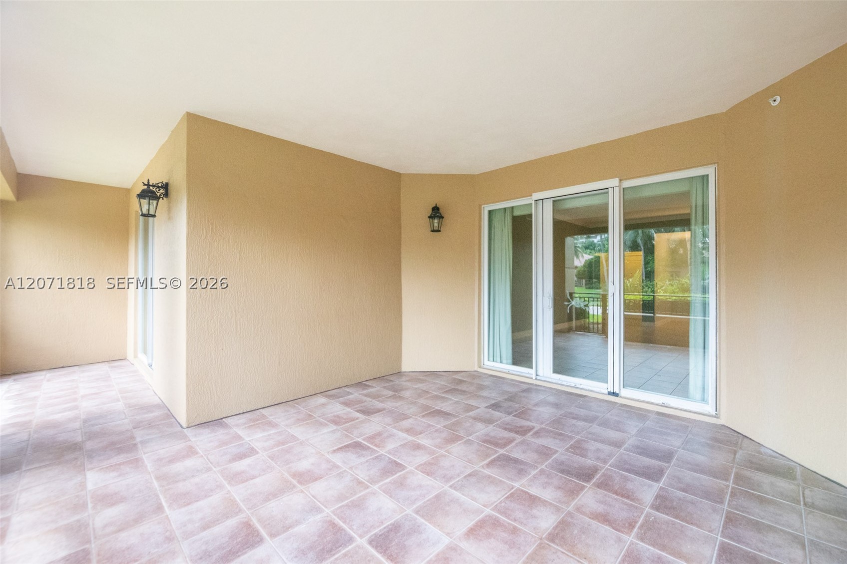 16135 Emerald Estates Dr #165, Weston FL 33331