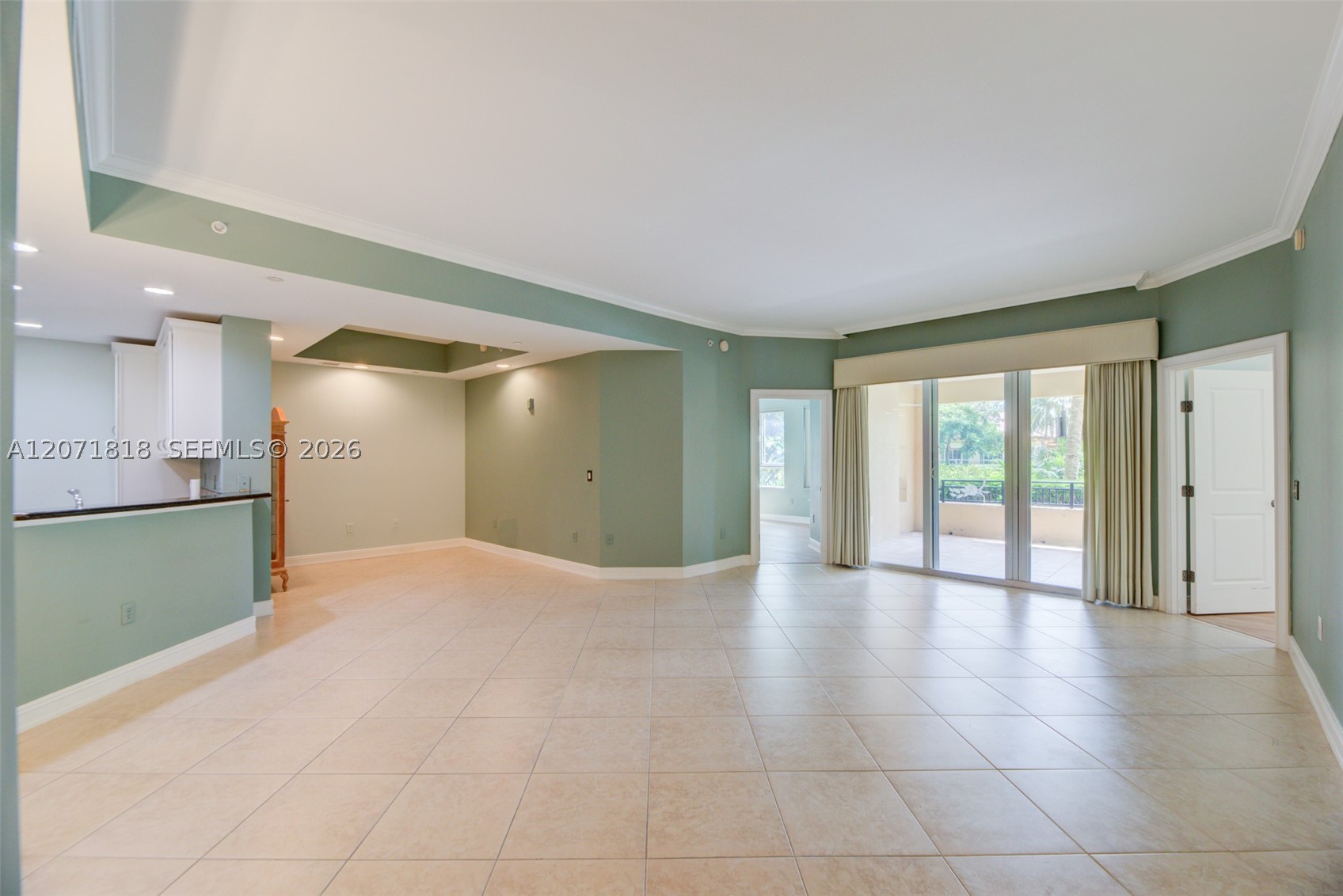 16135 Emerald Estates Dr #165, Weston FL 33331