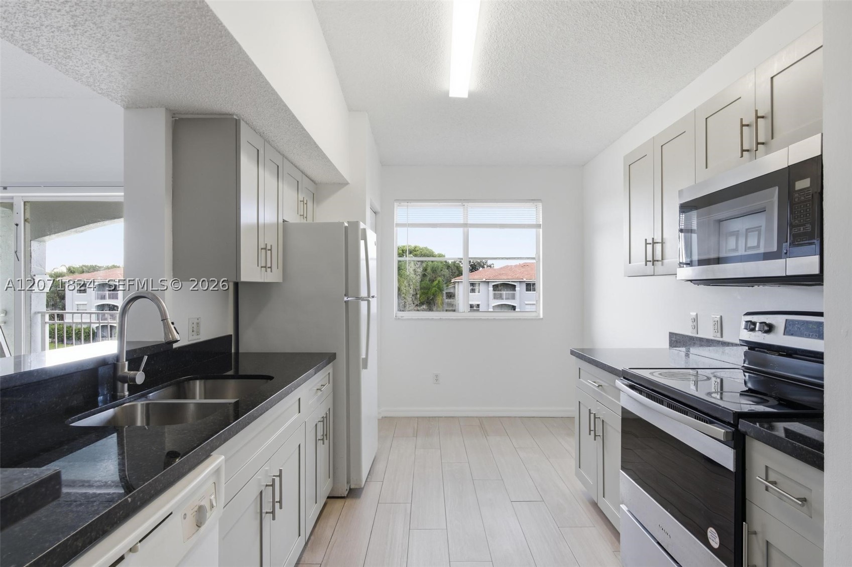 9615 NW 1st Ct #302, Pembroke Pines FL 33024