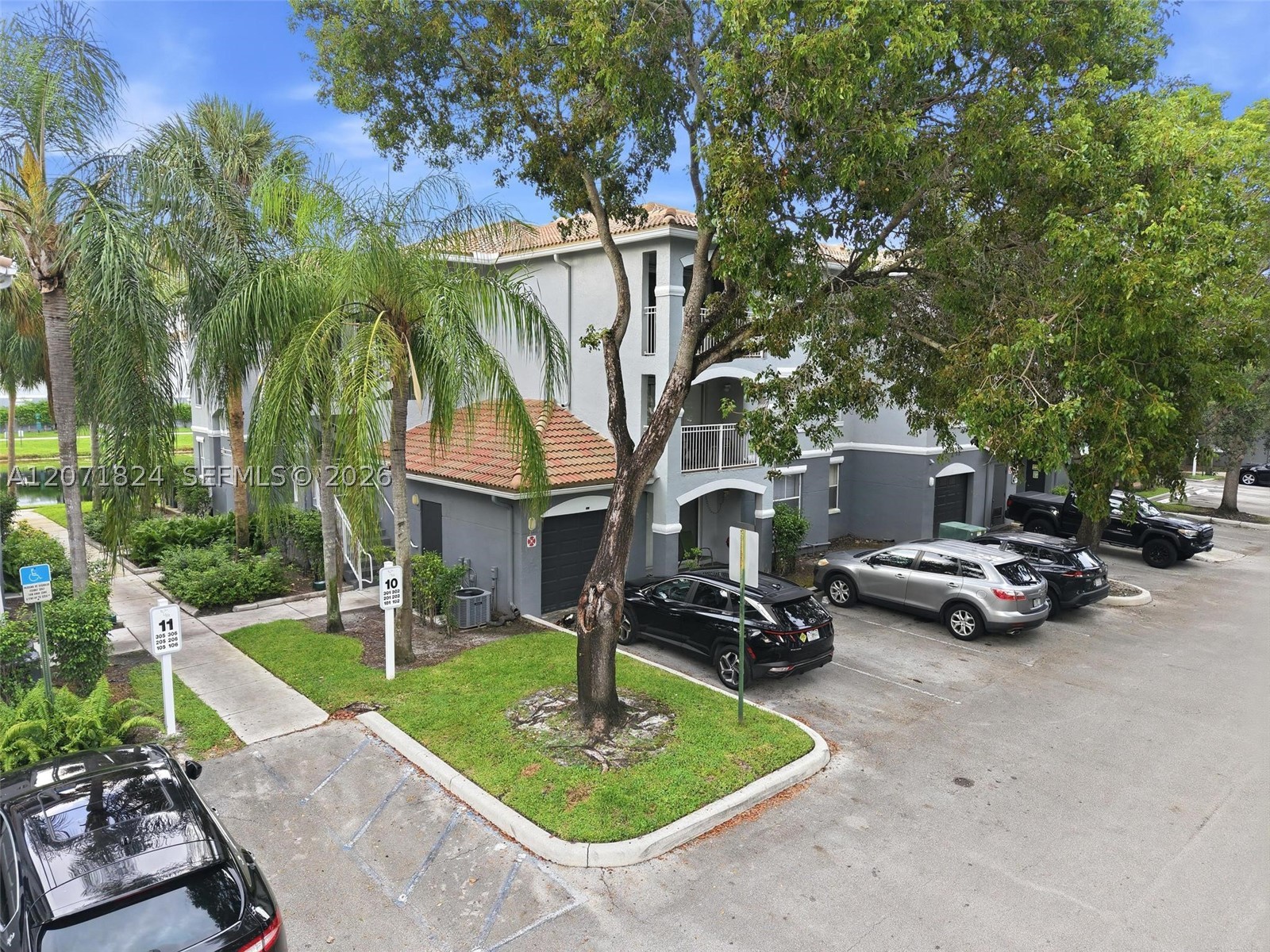 9615 NW 1st Ct #302, Pembroke Pines FL 33024