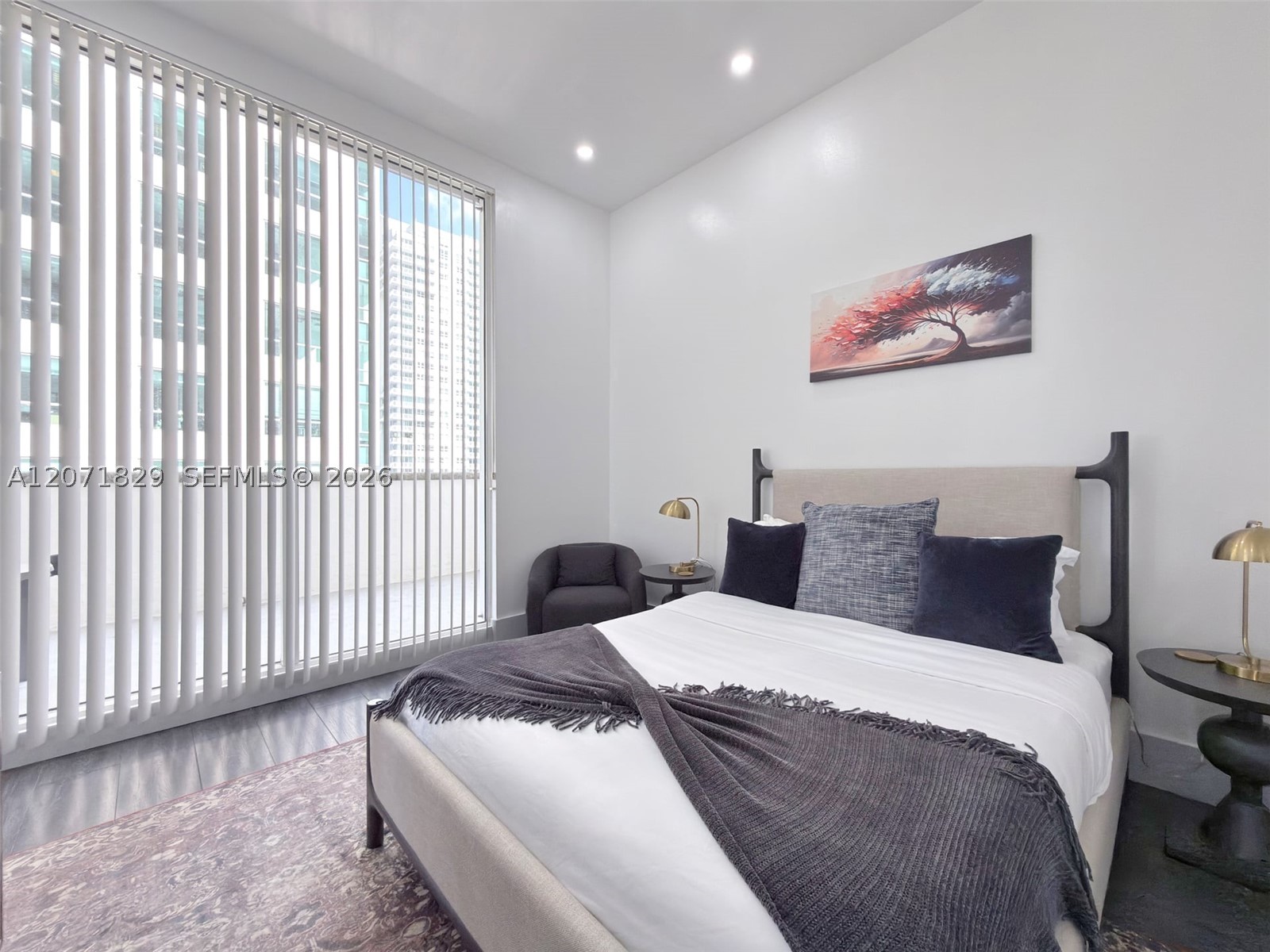 1200 Brickell Bay Dr #1406, Miami FL 33131