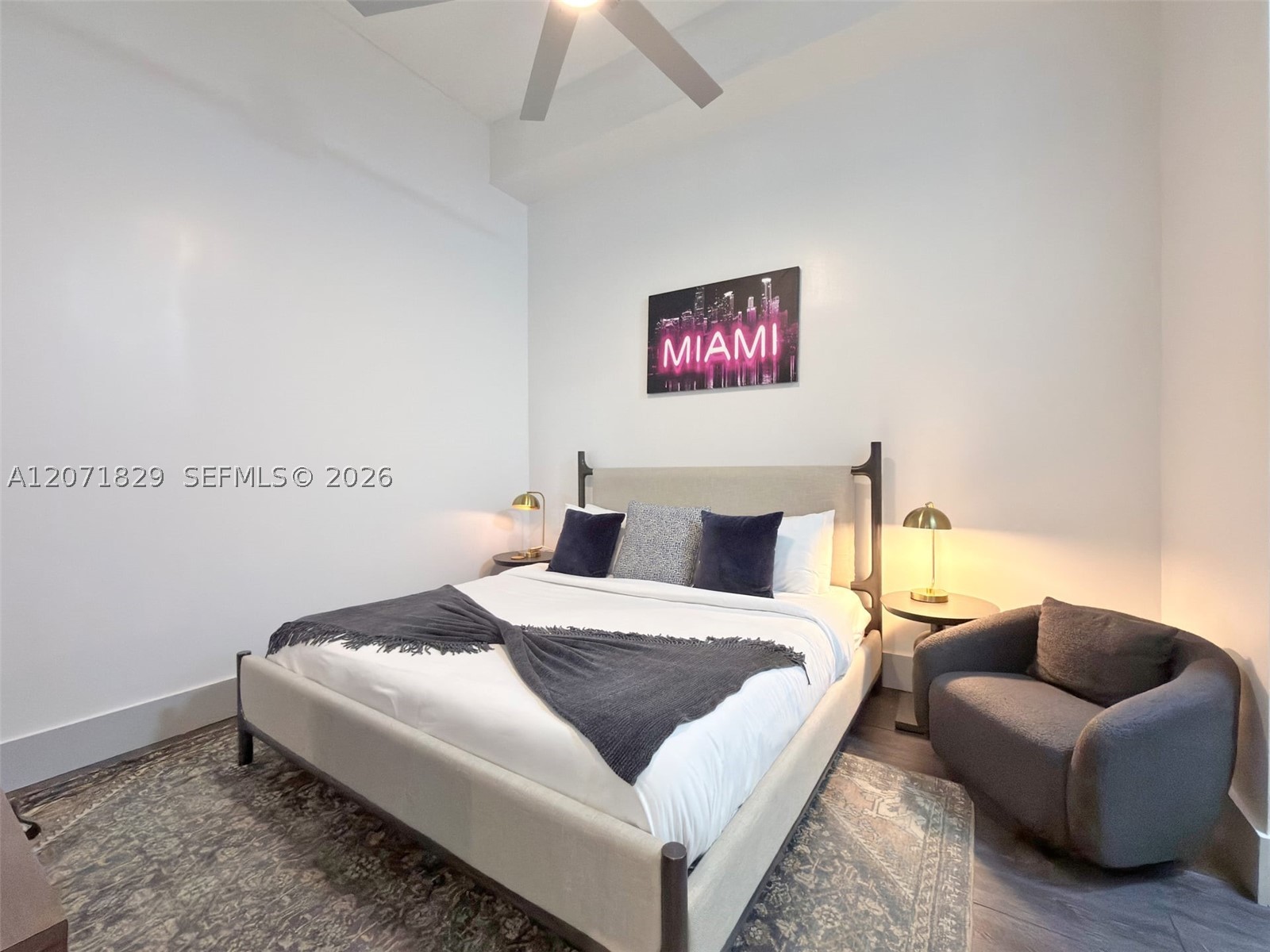 1200 Brickell Bay Dr #1406, Miami FL 33131