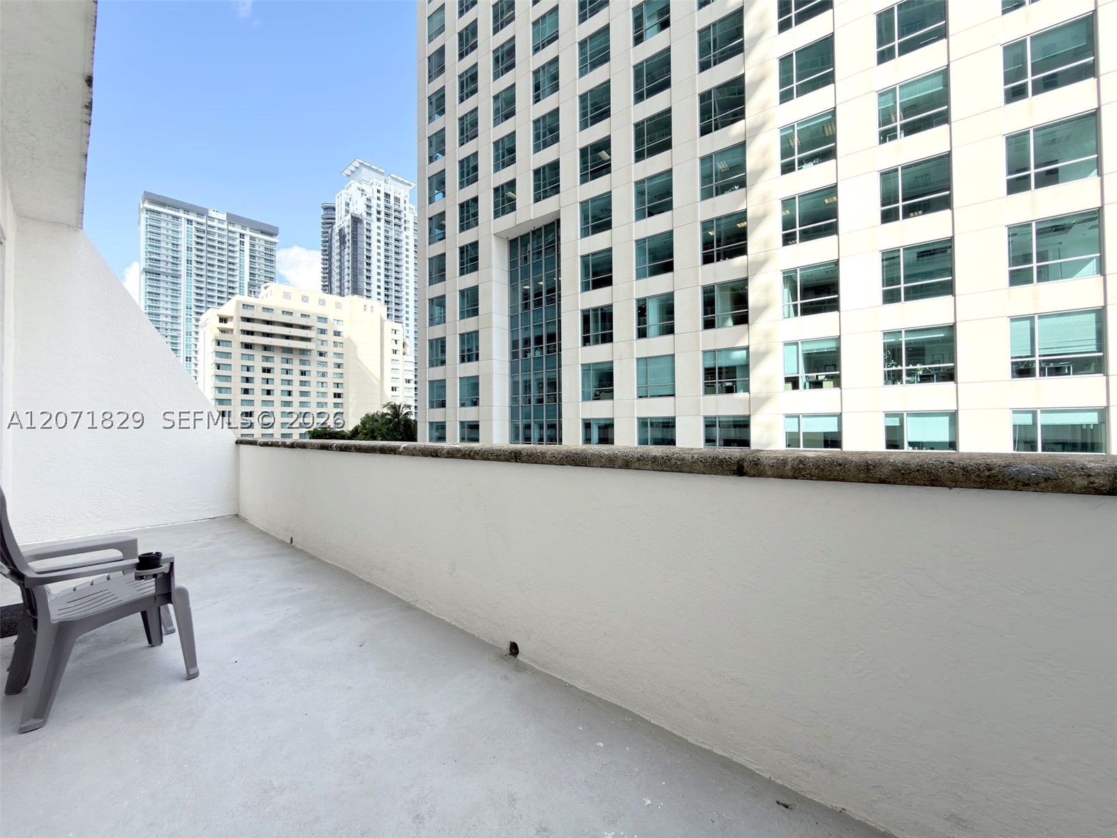 1200 Brickell Bay Dr #1406, Miami FL 33131