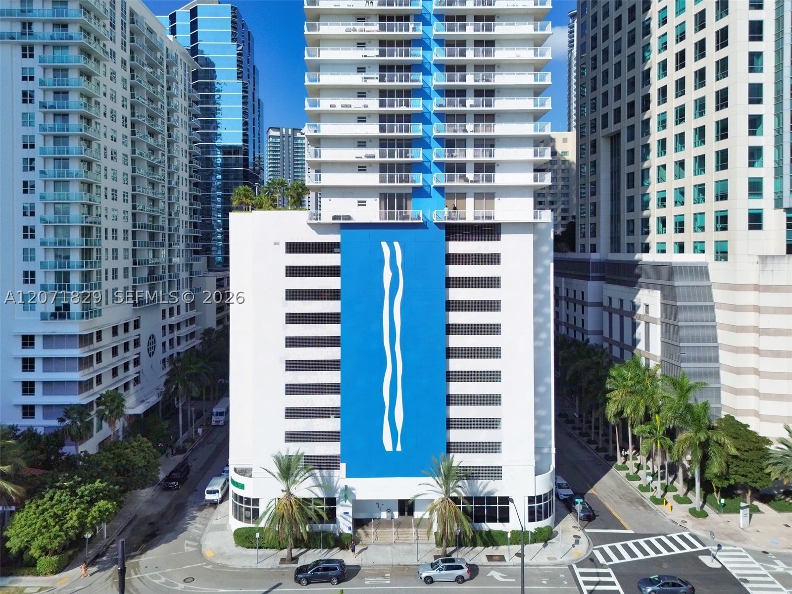 1200 Brickell Bay Dr #1406, Miami FL 33131