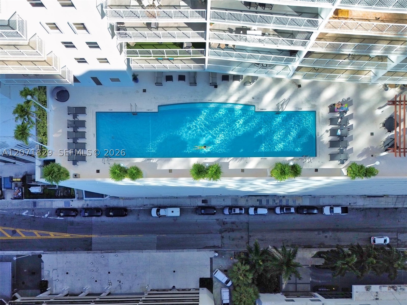 1200 Brickell Bay Dr #1406, Miami FL 33131