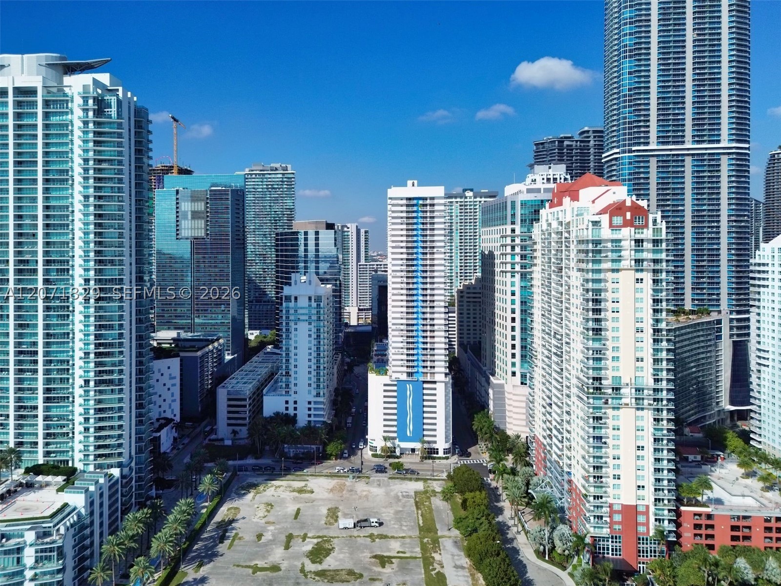 1200 Brickell Bay Dr #1406, Miami FL 33131