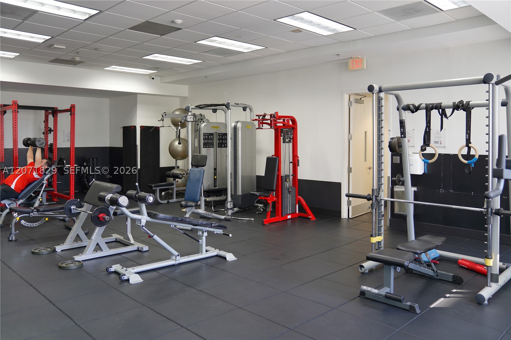 1200 Brickell Bay Dr #1406, Miami FL 33131
