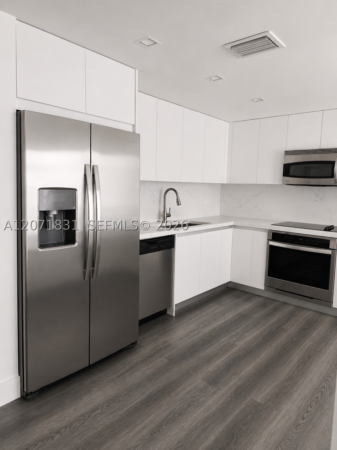 3600 NE 167th St #19, North Miami Beach FL 33160