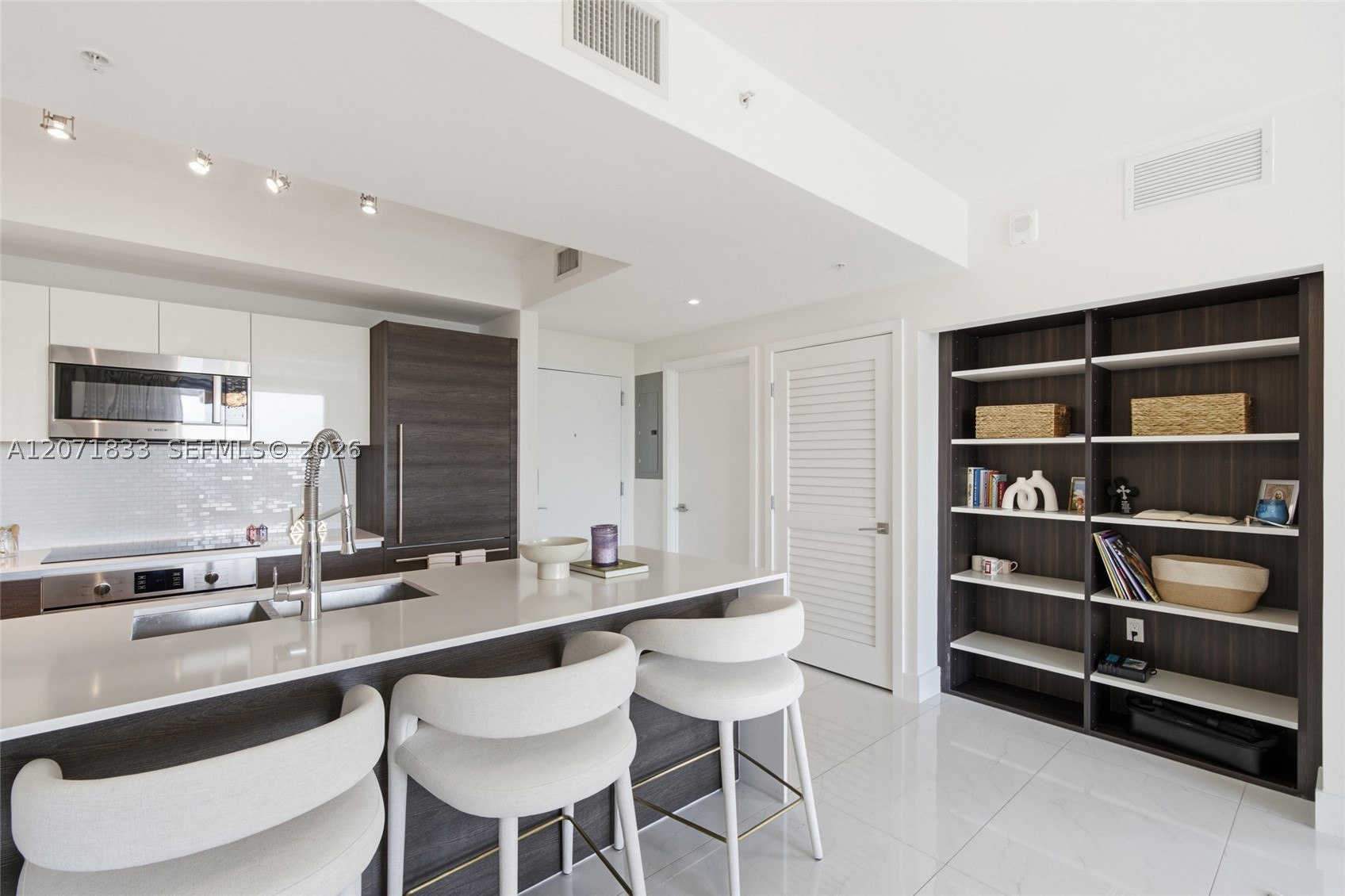301 Altara Ave #623, Coral Gables FL 33146