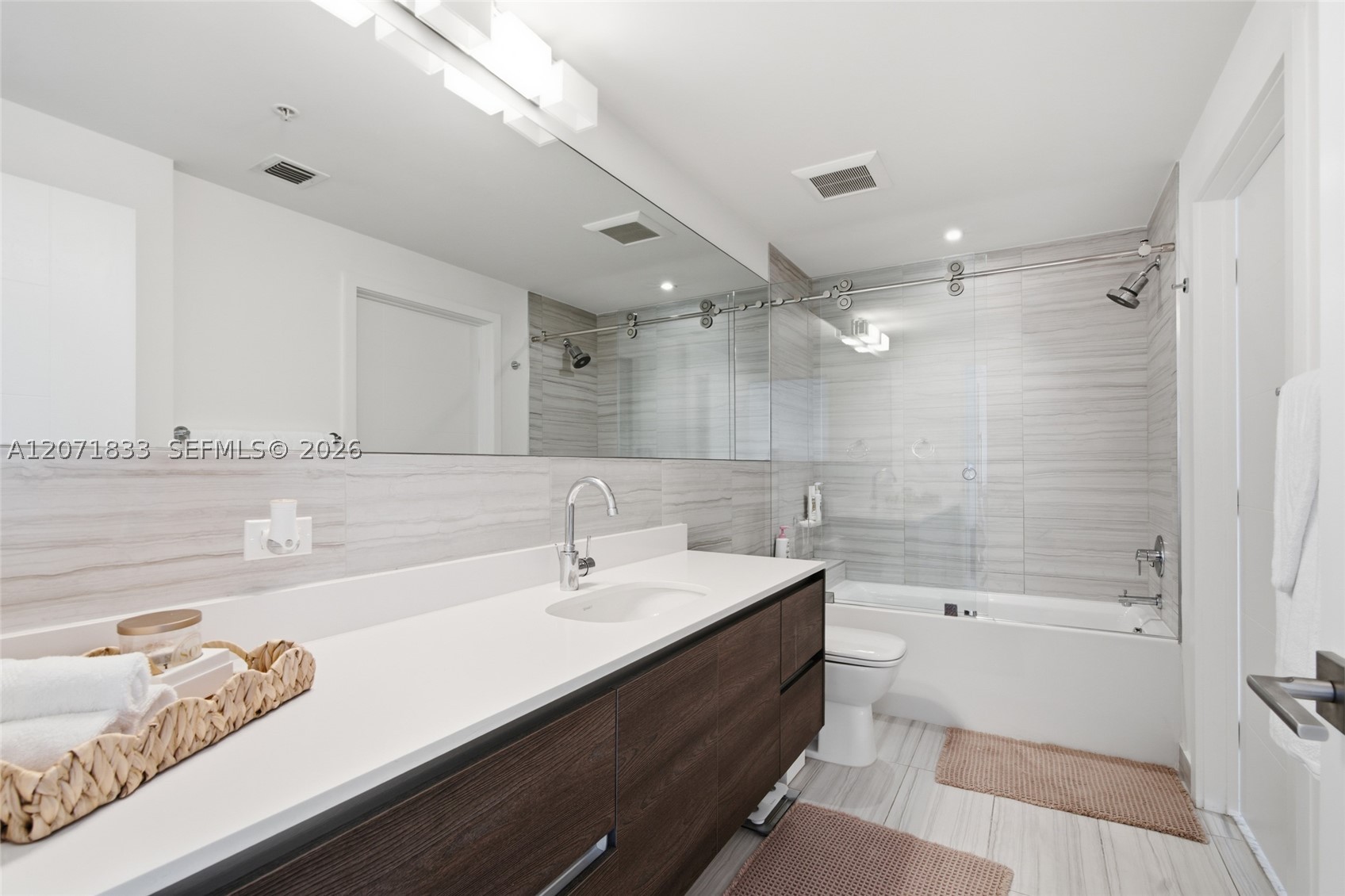 301 Altara Ave #623, Coral Gables FL 33146