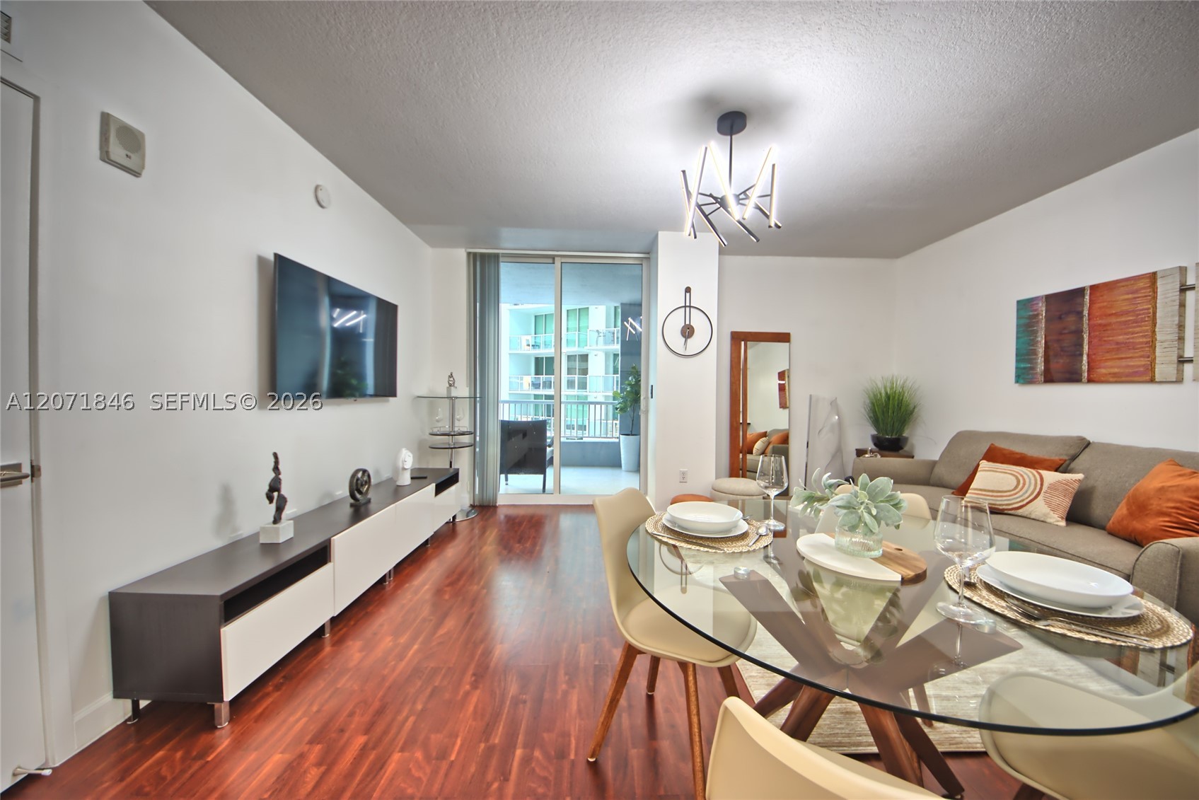 170 SE 14th St #2303, Miami FL 33131
