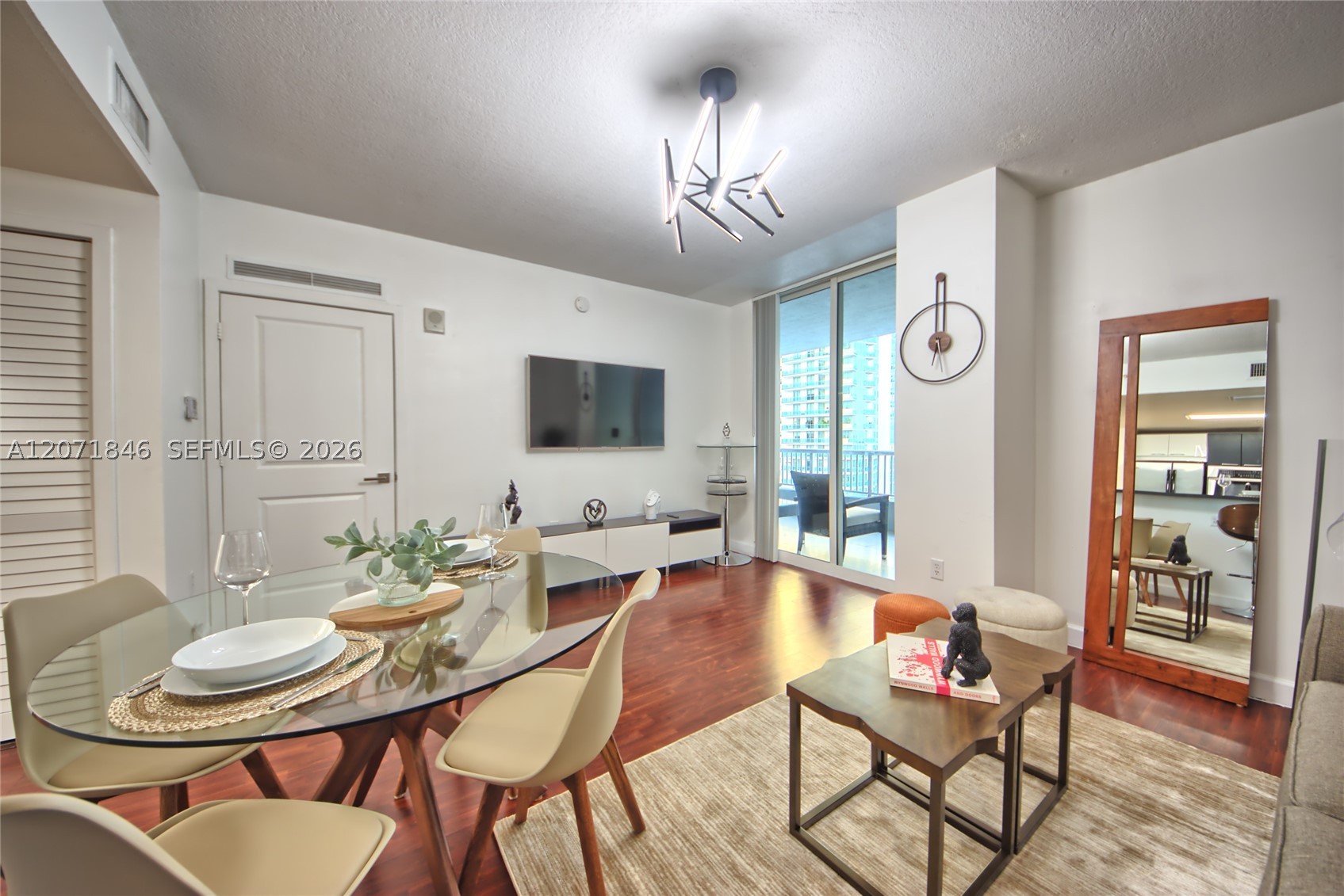 170 SE 14th St #2303, Miami FL 33131