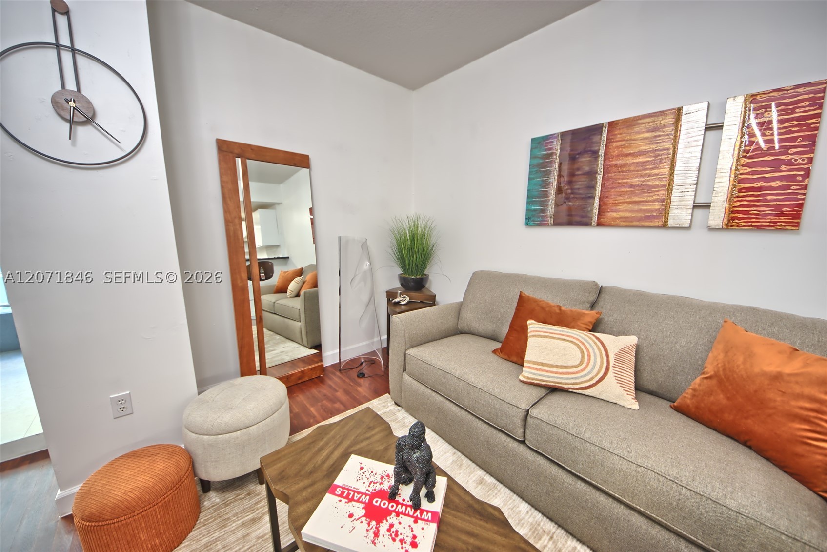 170 SE 14th St #2303, Miami FL 33131