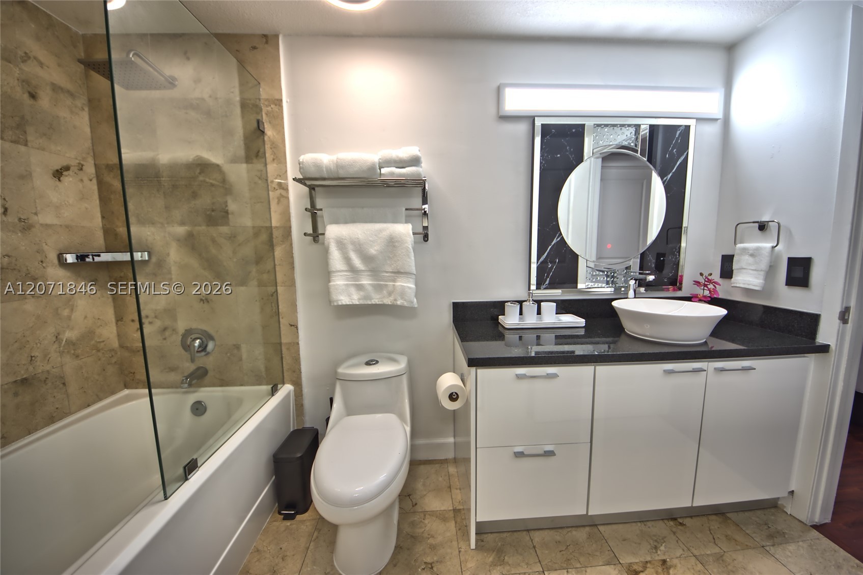 170 SE 14th St #2303, Miami FL 33131