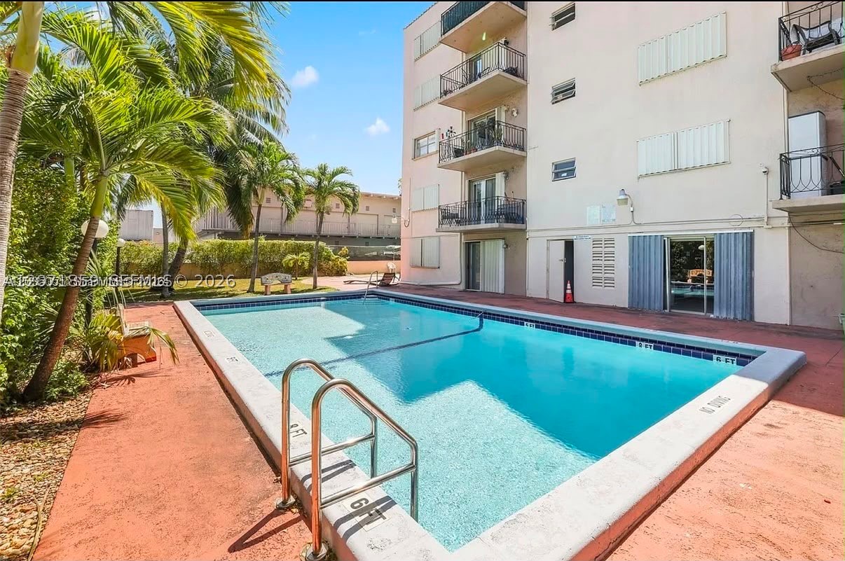 3640 NW 9 #407, Miami FL 33125