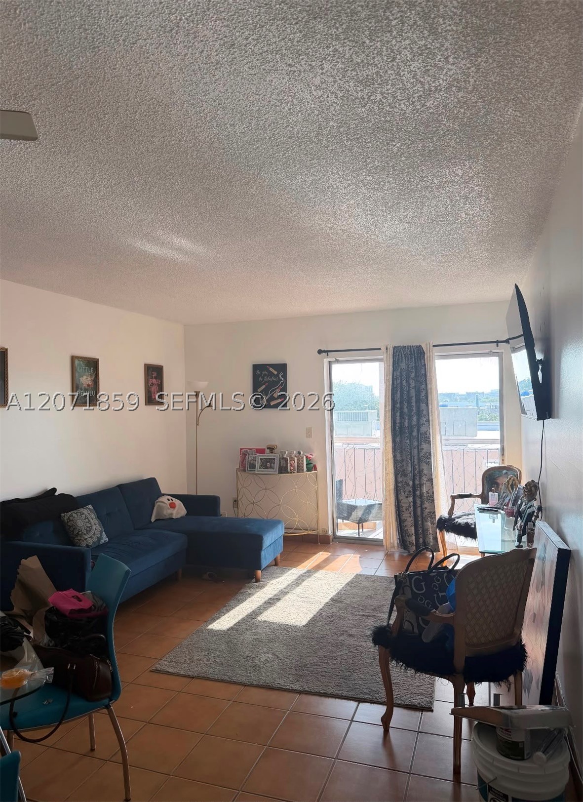3640 NW 9 #407, Miami FL 33125