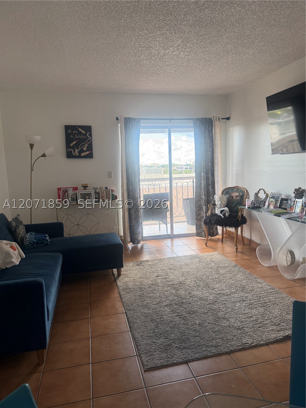 3640 NW 9 #407, Miami FL 33125