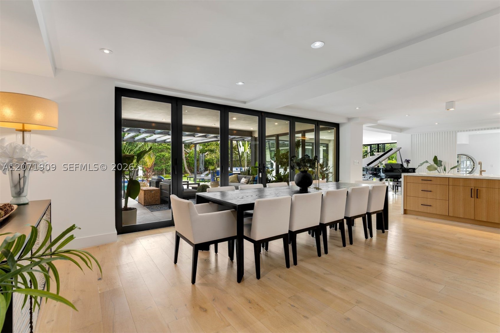 795 Lakeview Dr, Miami Beach FL 33140