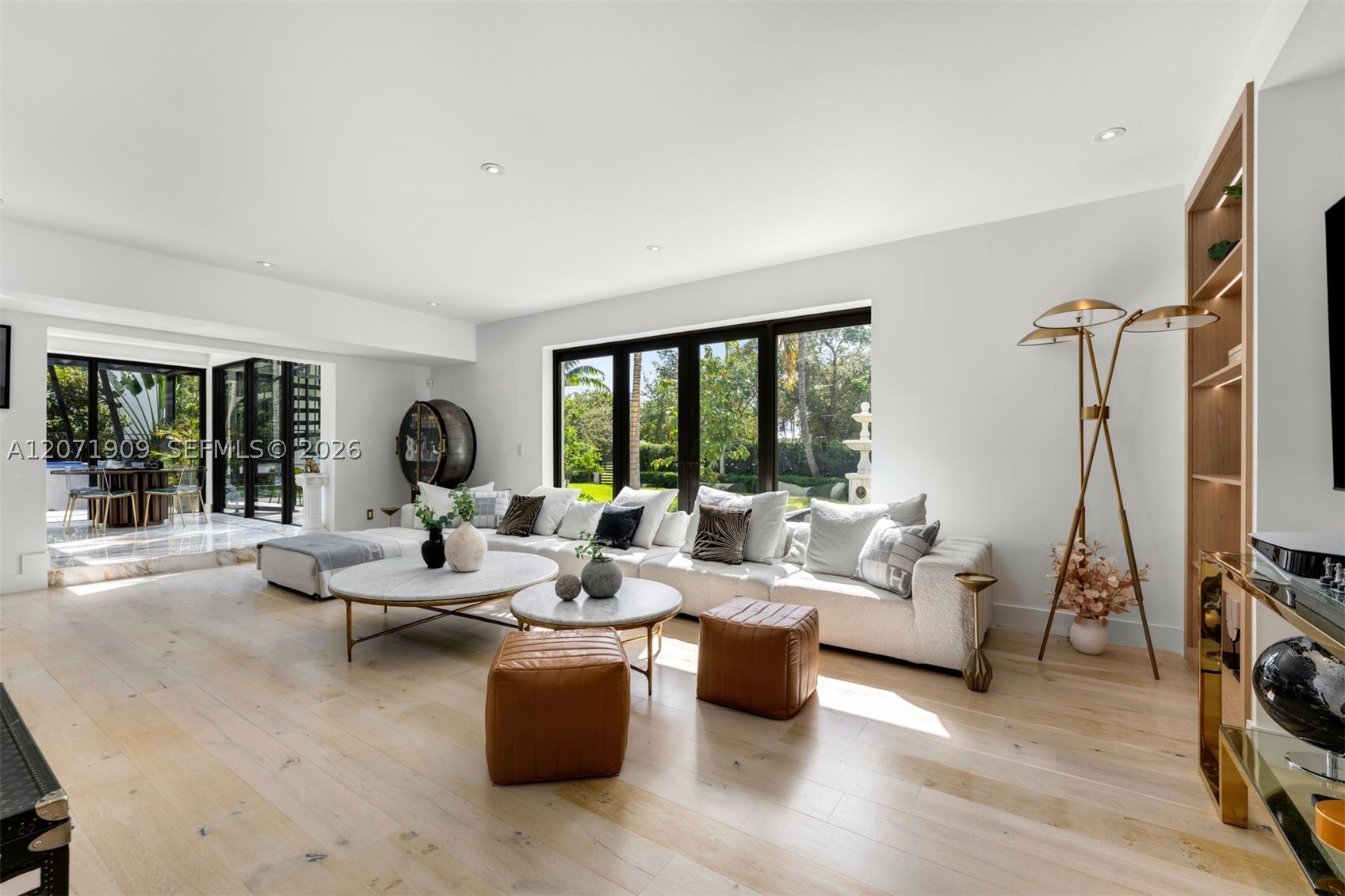795 Lakeview Dr, Miami Beach FL 33140