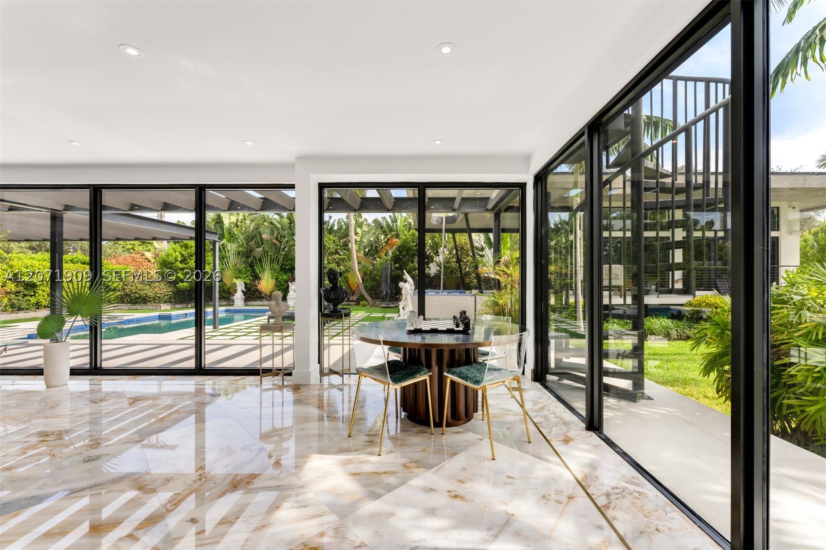 795 Lakeview Dr, Miami Beach FL 33140