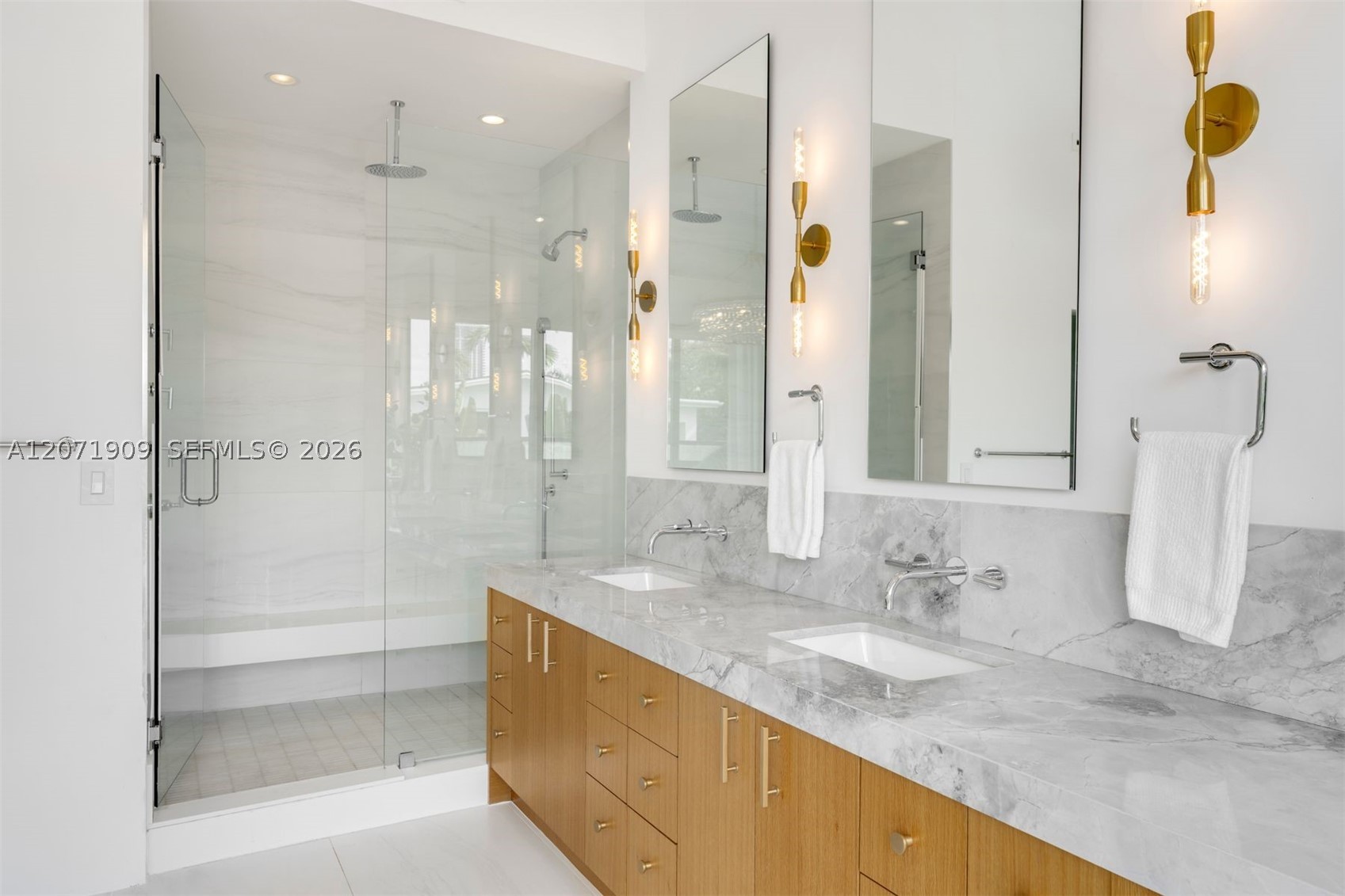 795 Lakeview Dr, Miami Beach FL 33140