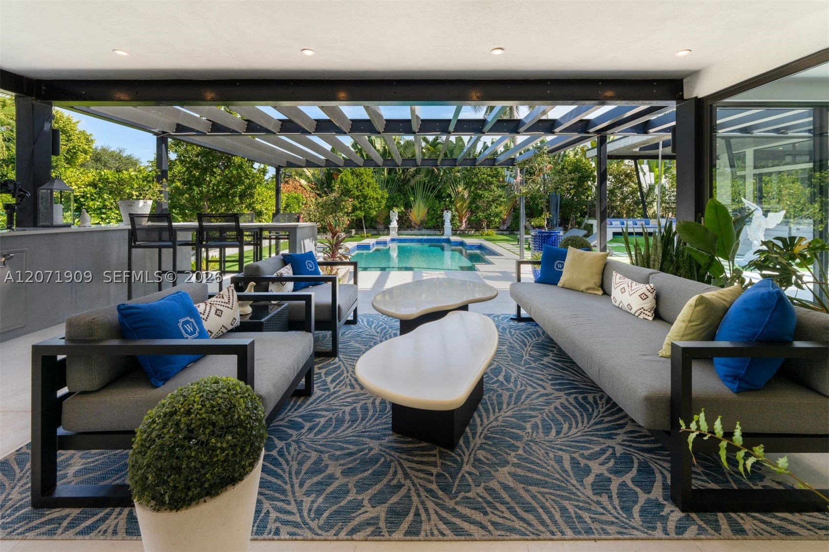 795 Lakeview Dr, Miami Beach FL 33140