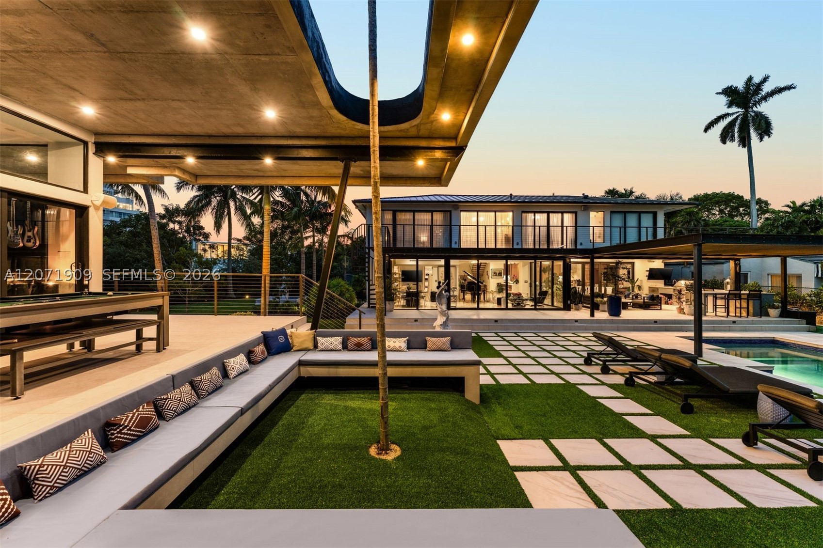 795 Lakeview Dr, Miami Beach FL 33140