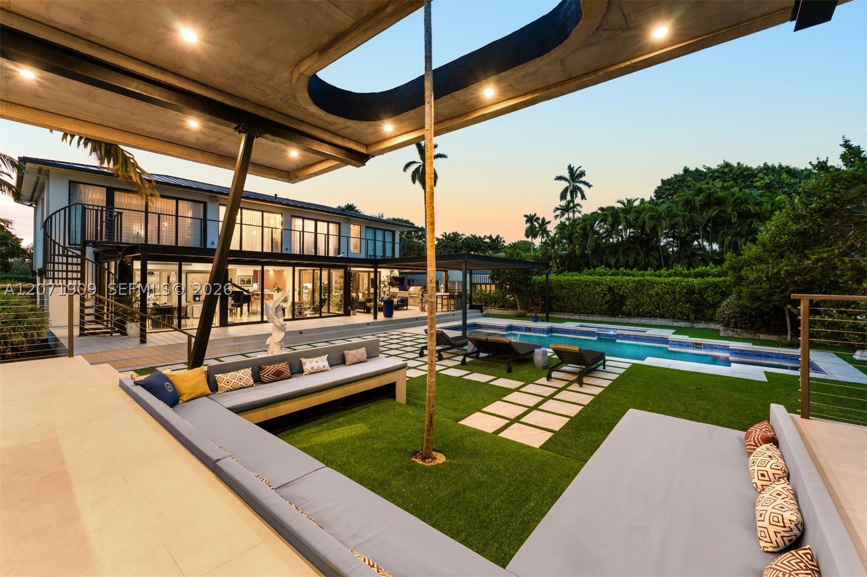 795 Lakeview Dr, Miami Beach FL 33140