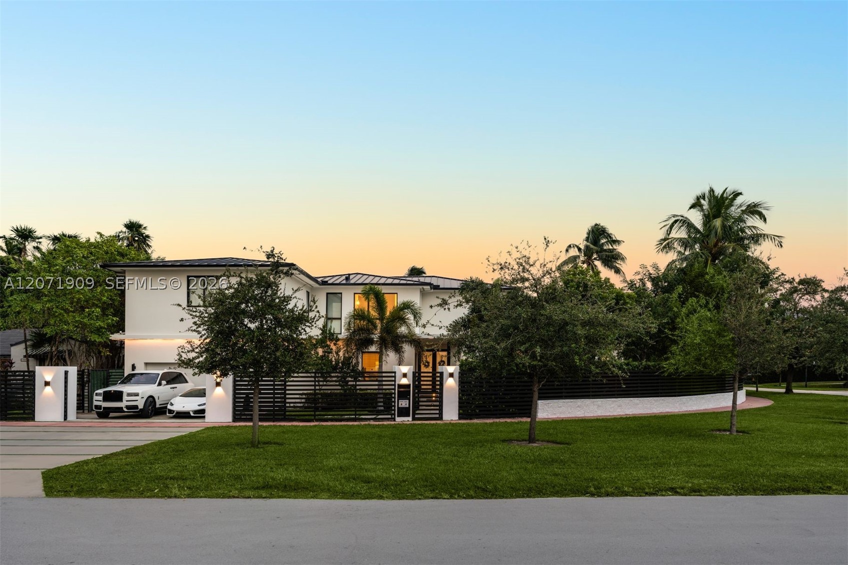 795 Lakeview Dr, Miami Beach FL 33140
