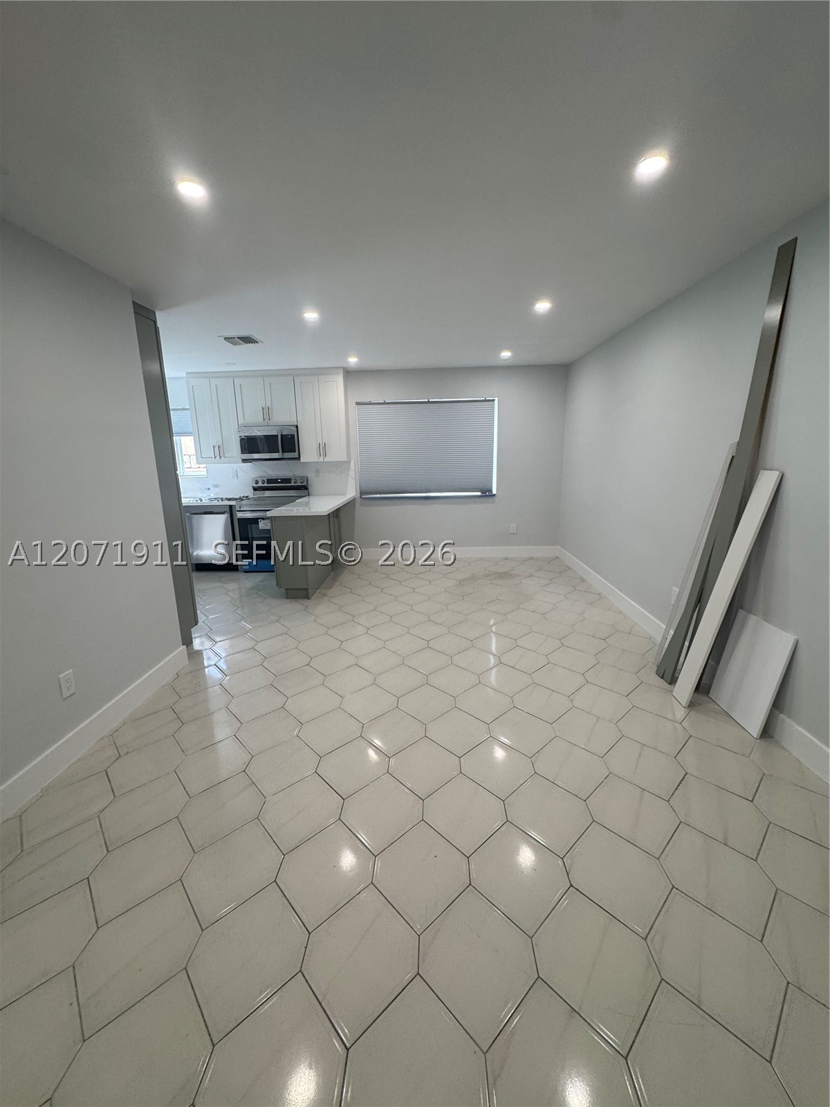 3160 NW 3rd St, Miami FL 33125