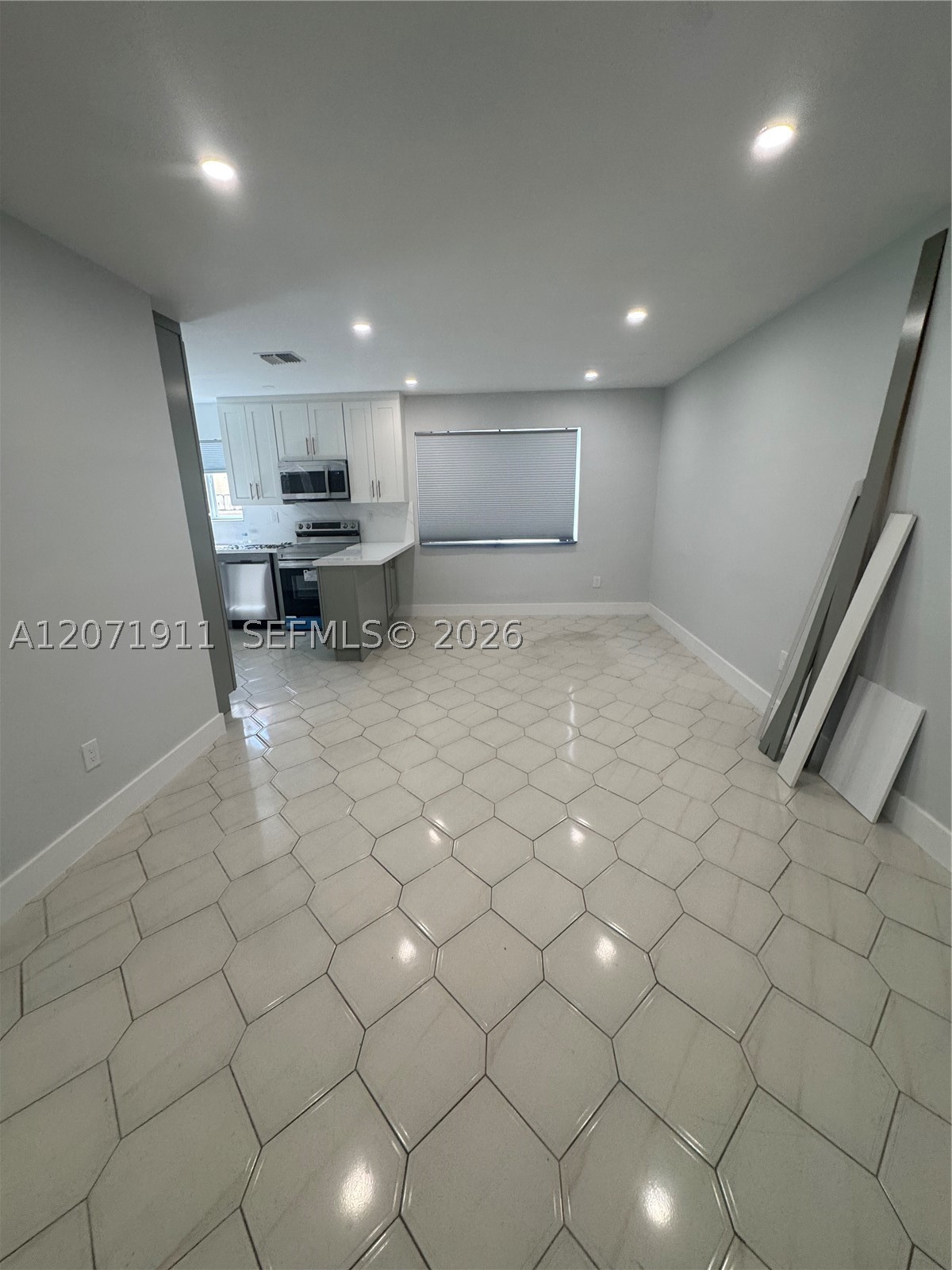 3160 NW 3rd St, Miami FL 33125