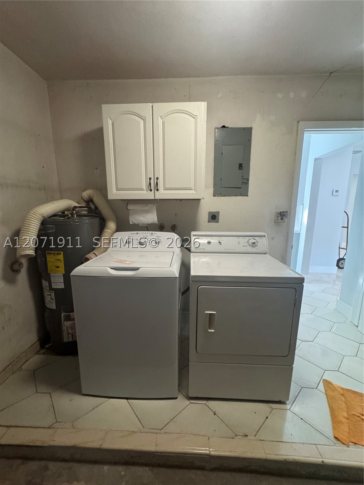3160 NW 3rd St, Miami FL 33125