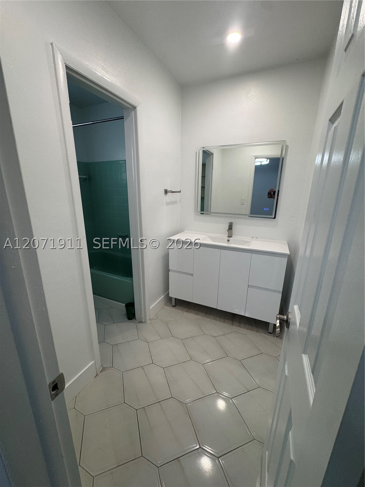 3160 NW 3rd St, Miami FL 33125