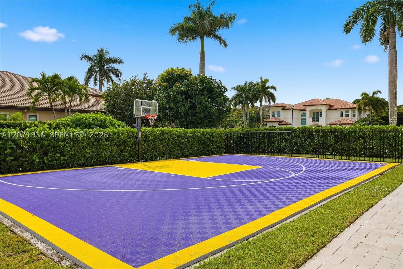 3526 Juniper Ln, Davie FL 33330