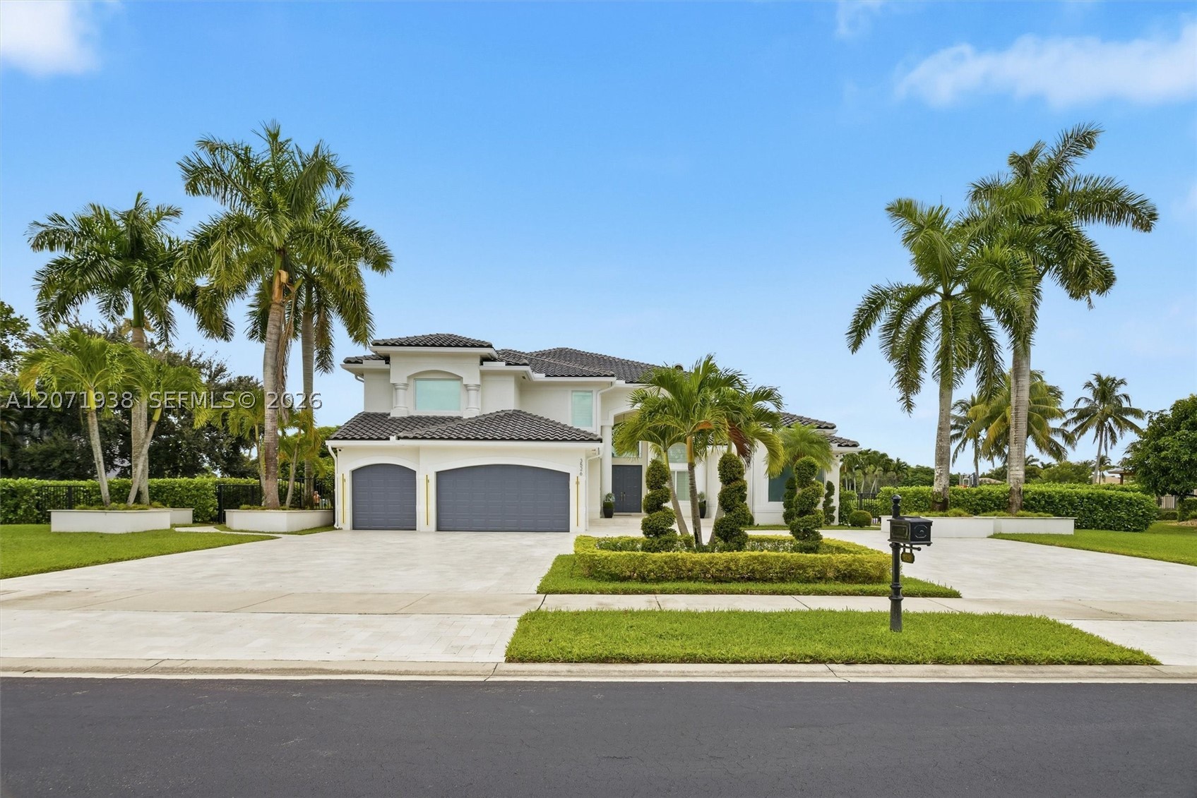 3526 Juniper Ln, Davie FL 33330