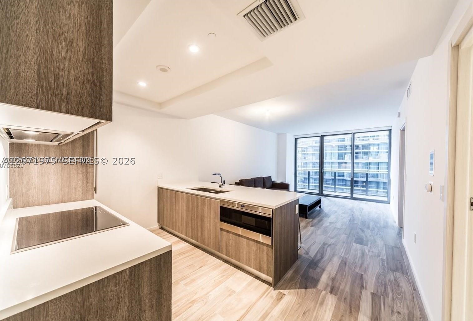 801 S Miami Ave #2707, Miami FL 33130
