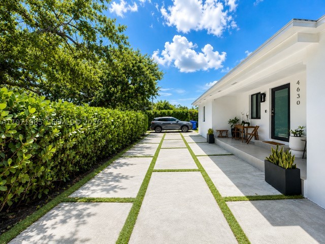 4630 SW 3rd St, Miami FL 33134