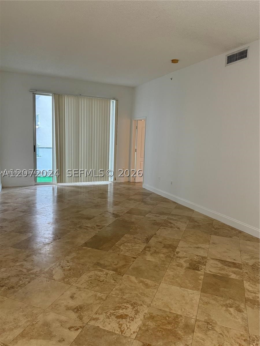 5091 NW 7th St #615, Miami FL 33126