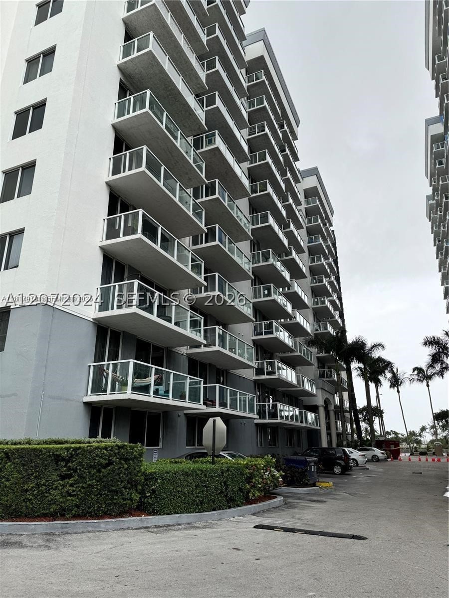 5091 NW 7th St #615, Miami FL 33126