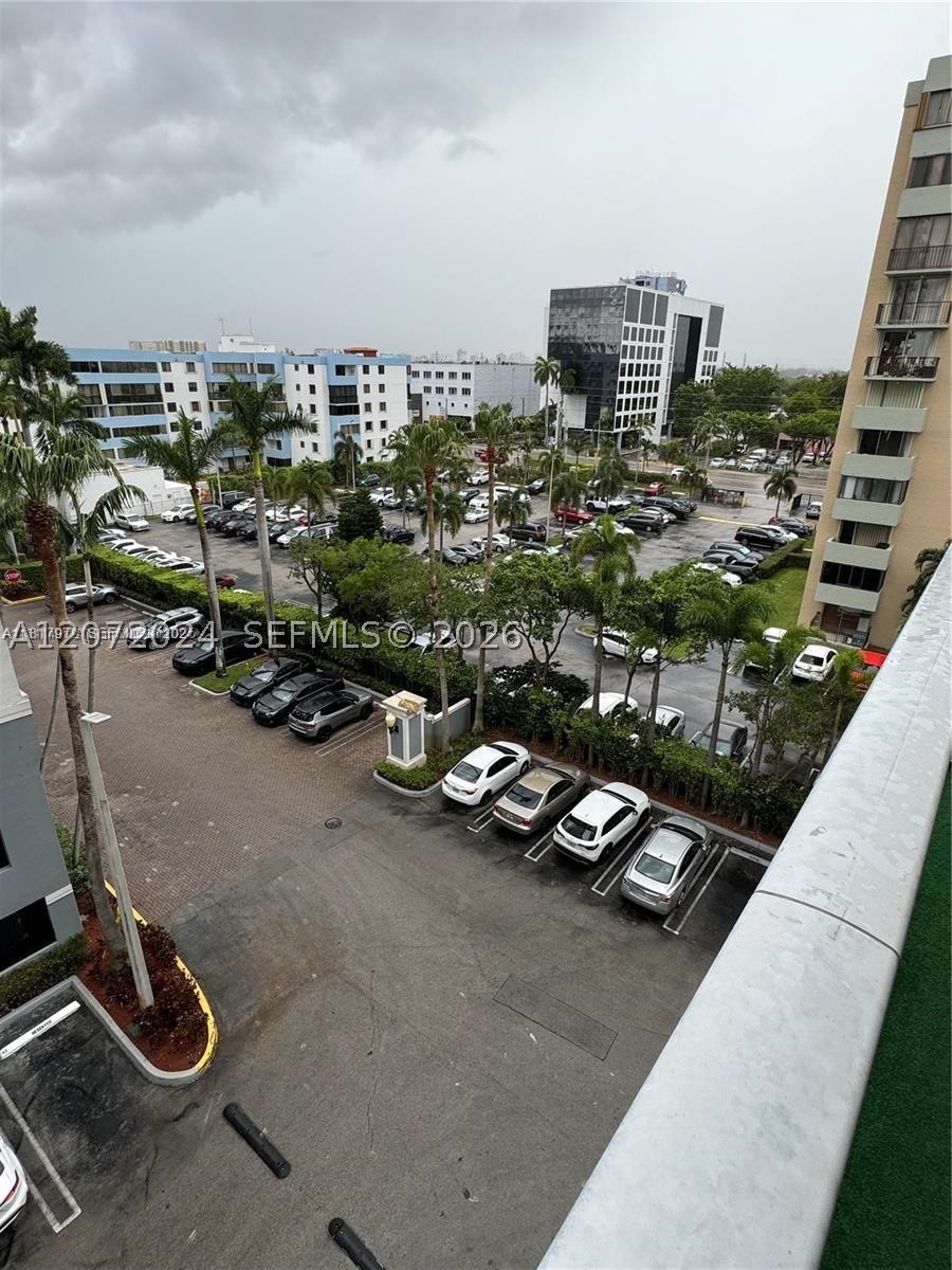 5091 NW 7th St #615, Miami FL 33126