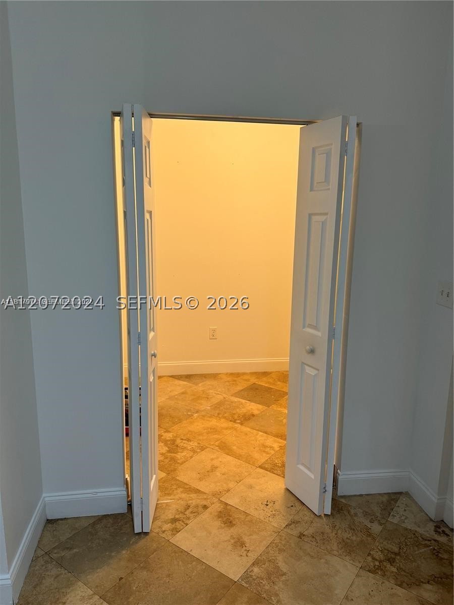 5091 NW 7th St #615, Miami FL 33126