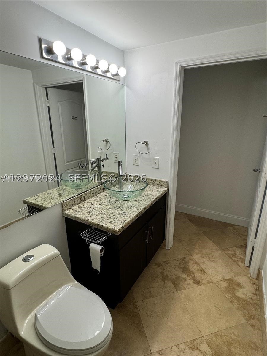 5091 NW 7th St #615, Miami FL 33126
