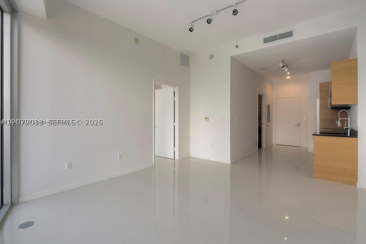 465 Brickell Ave #4104, Miami FL 33131