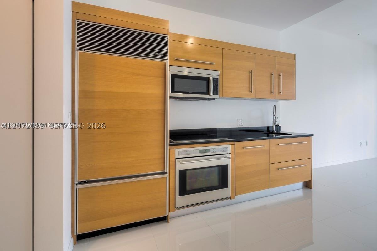465 Brickell Ave #4104, Miami FL 33131
