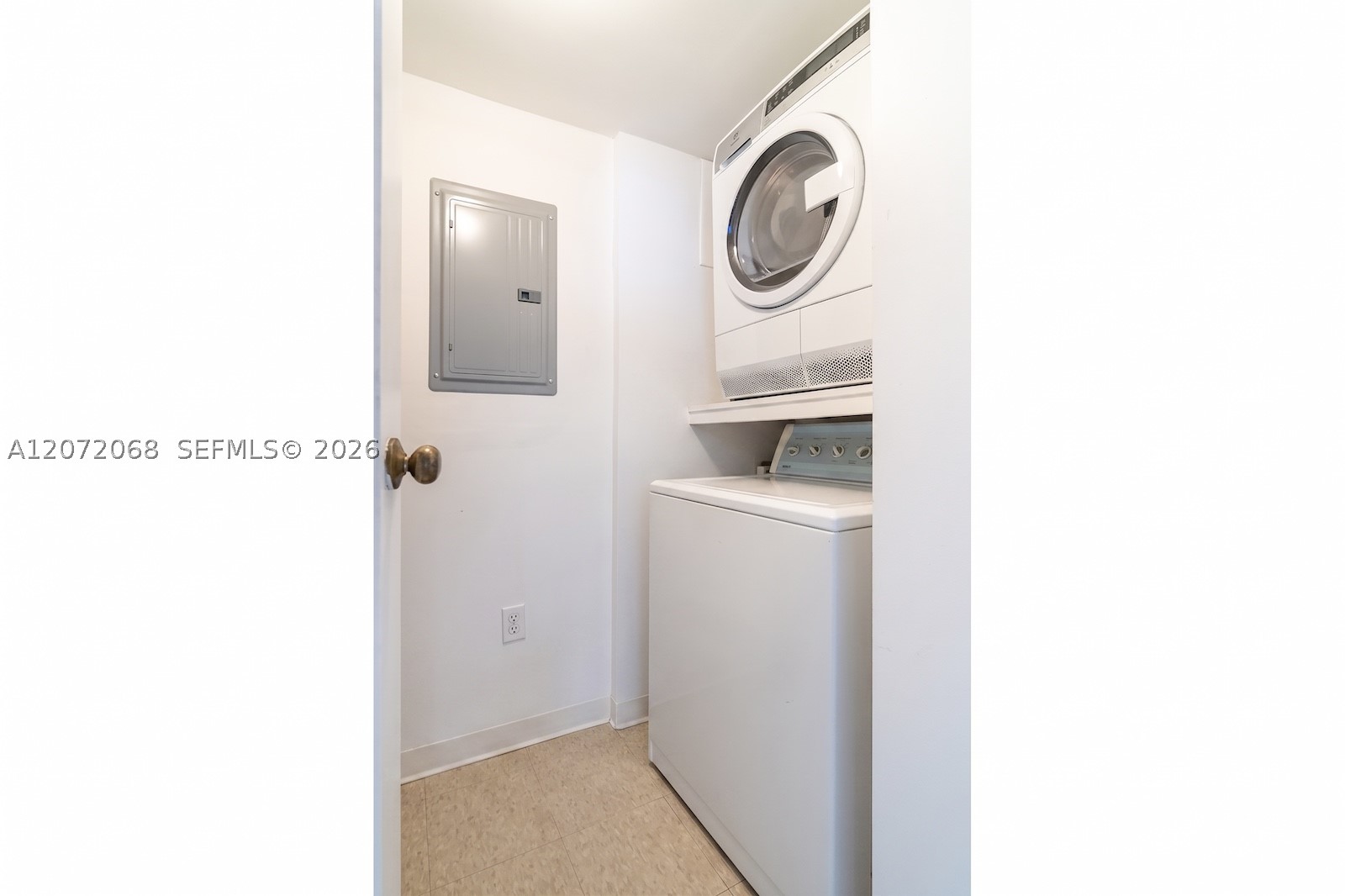 2333 Brickell Ave #2212, Miami FL 33129
