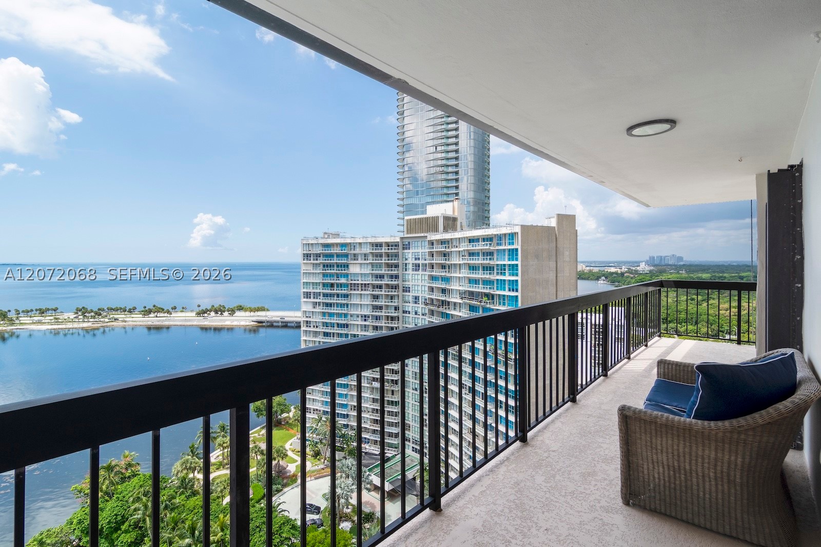 2333 Brickell Ave #2212, Miami FL 33129