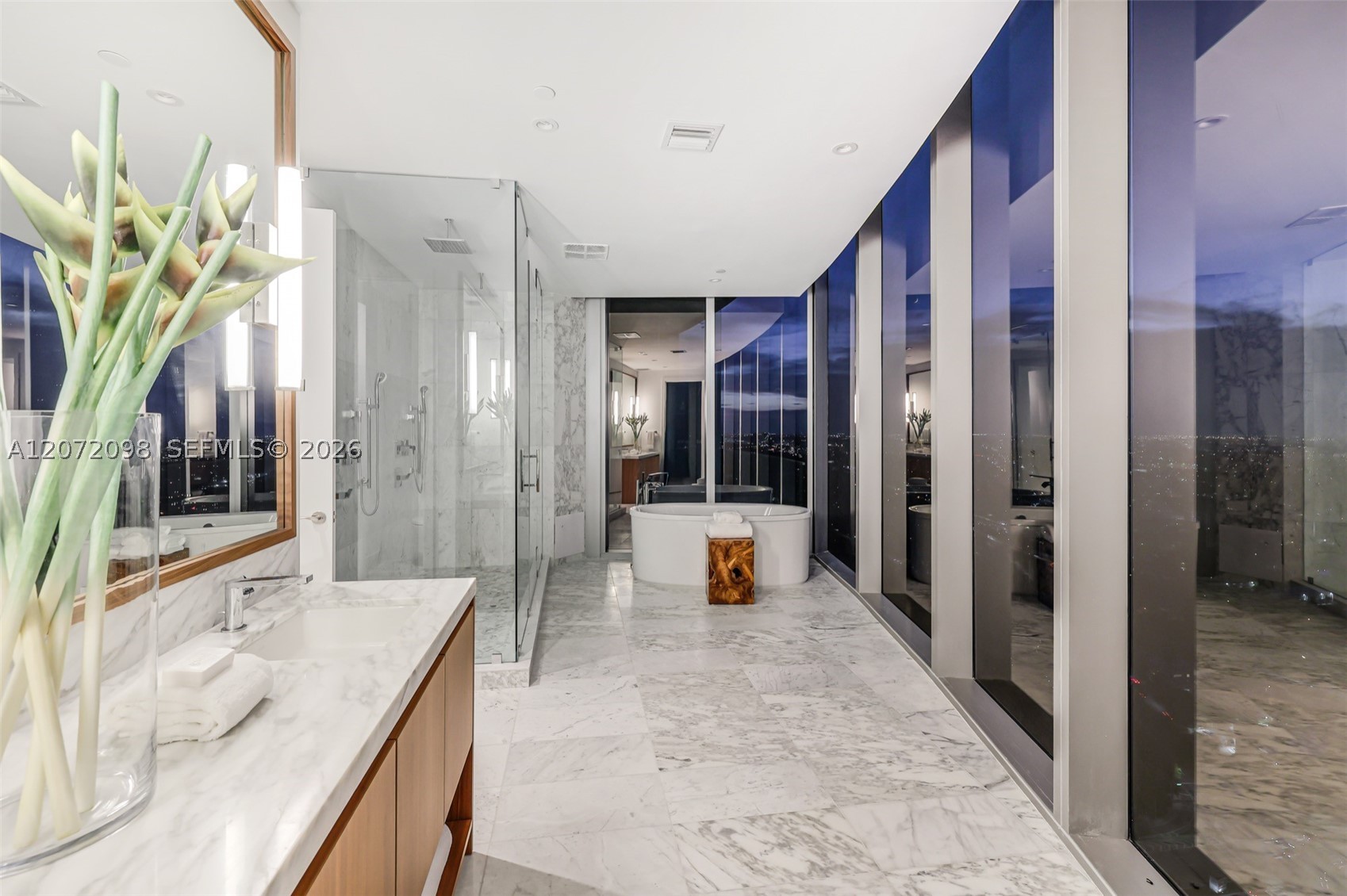 175 SE 25 Road #PH4301, Miami FL 33129
