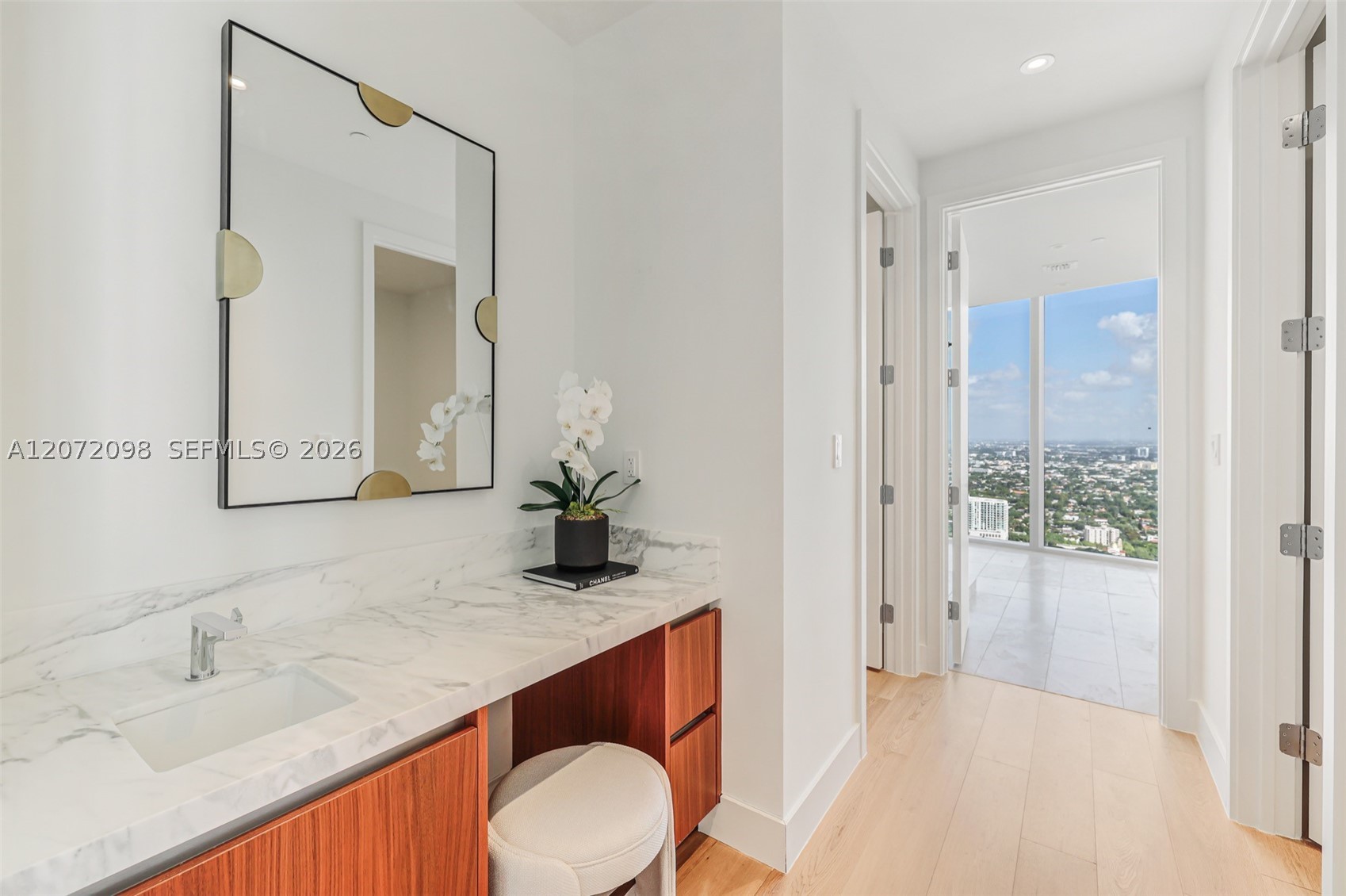 175 SE 25 Road #PH4301, Miami FL 33129